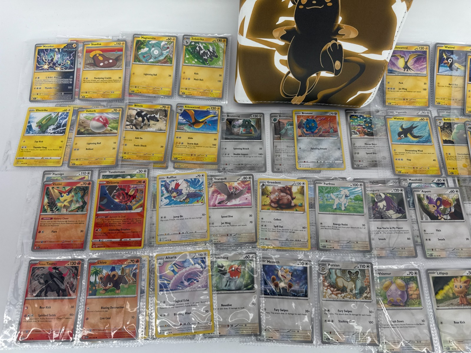 Pokémon Electric Card Lot Raichu Binder 100+ Lightning Type Bulk Non-Holo Set