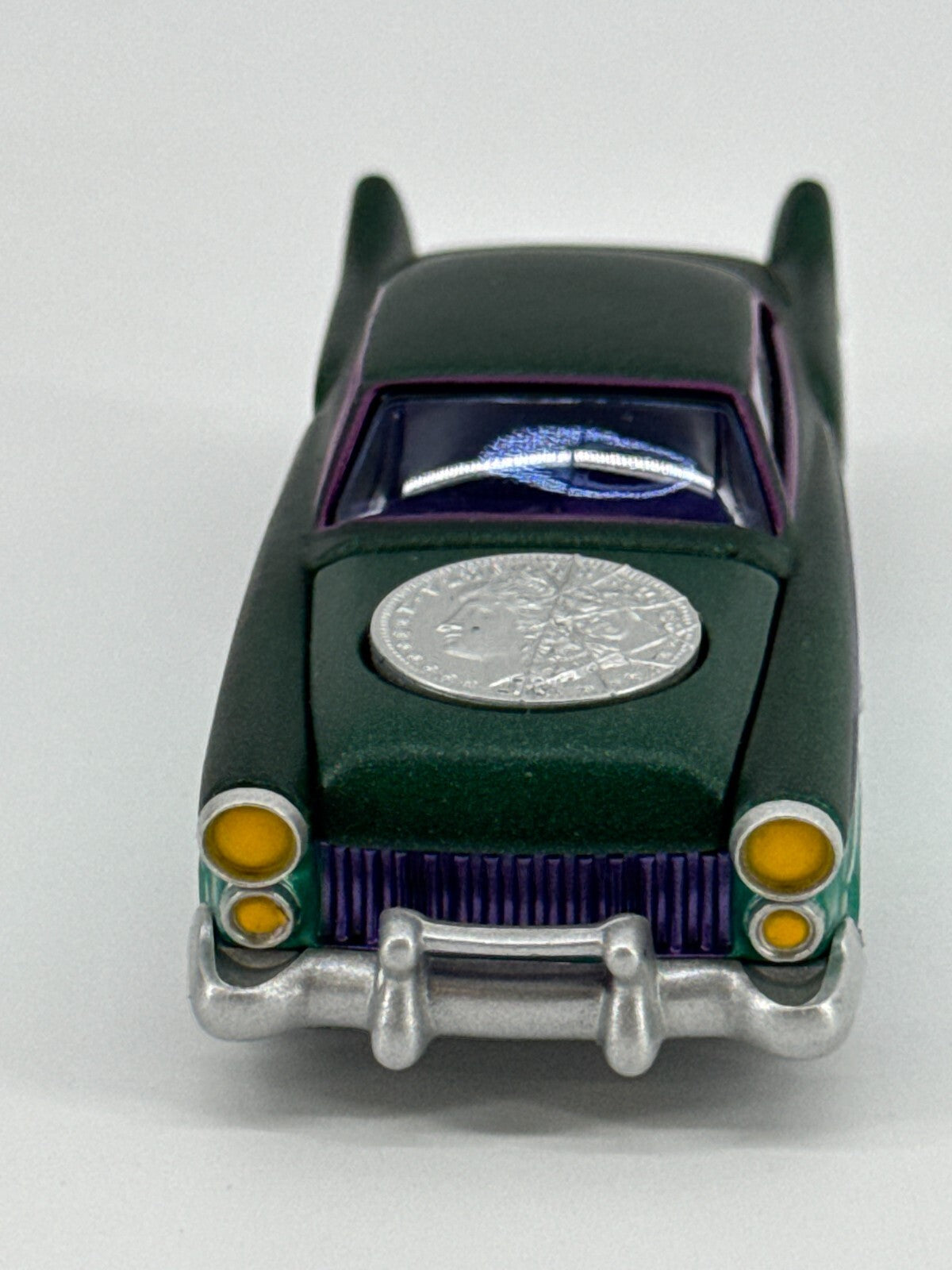 Corgi DC Batman Chassis Art 1950 Two Tone Car & Two-Face Statue Ltd Ed 1:43 NEW